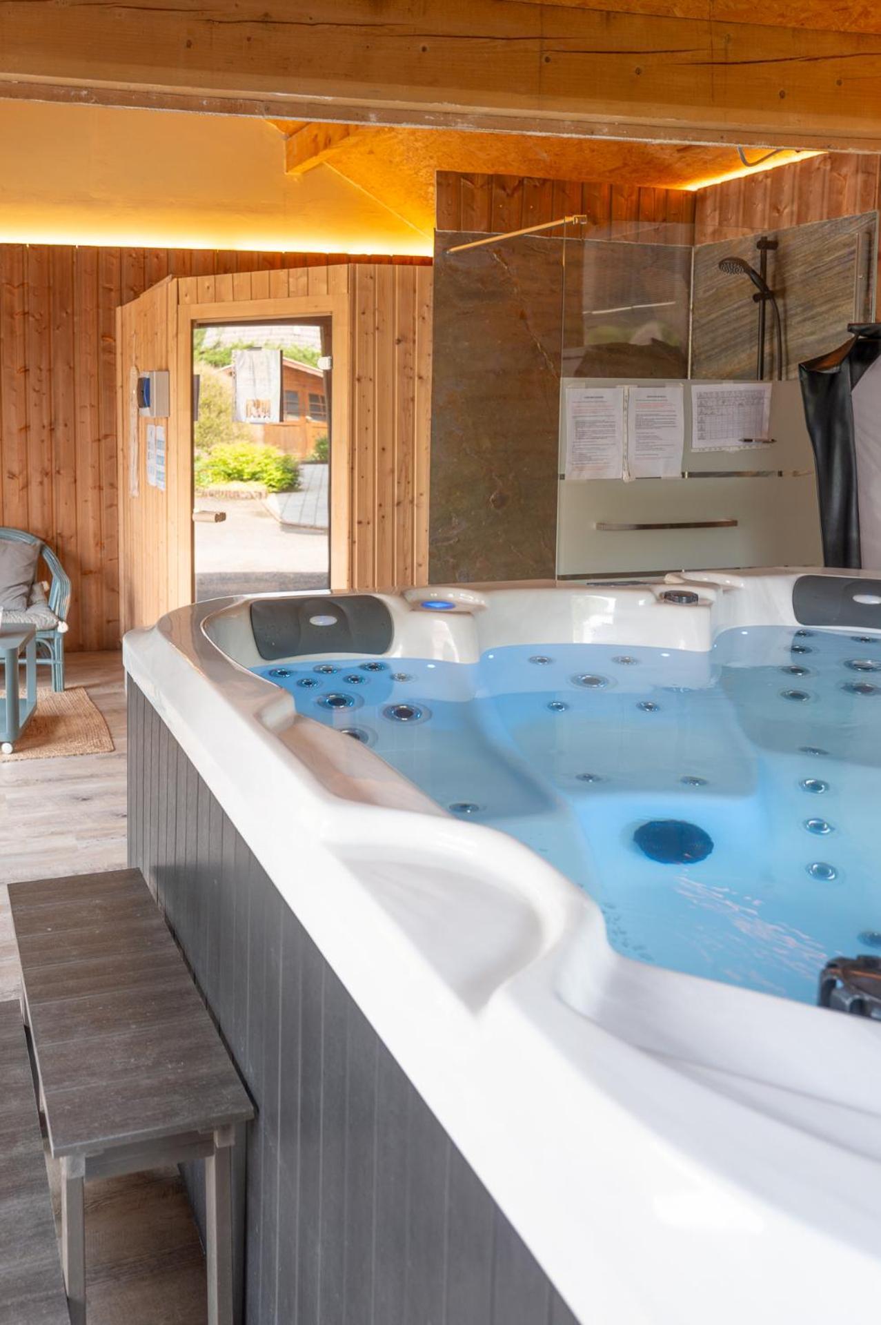 Chalet La Calougeotte, Jardin, Spa Et Sauna Prives Le Ménil المظهر الخارجي الصورة