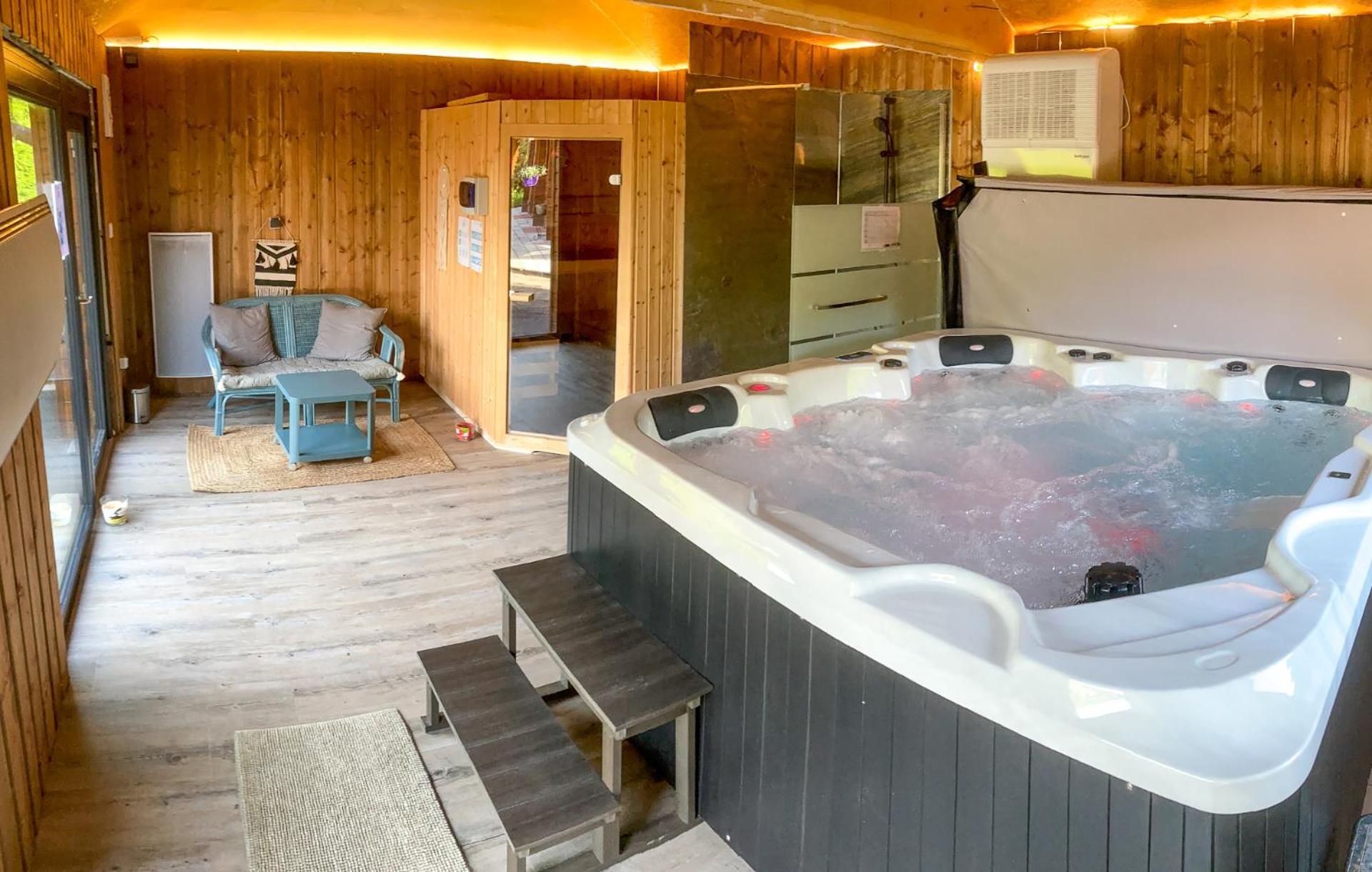Chalet La Calougeotte, Jardin, Spa Et Sauna Prives Le Ménil المظهر الخارجي الصورة